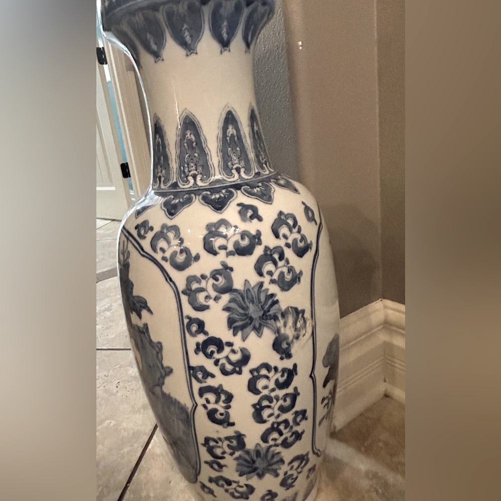 Chinese Blue and White Urn